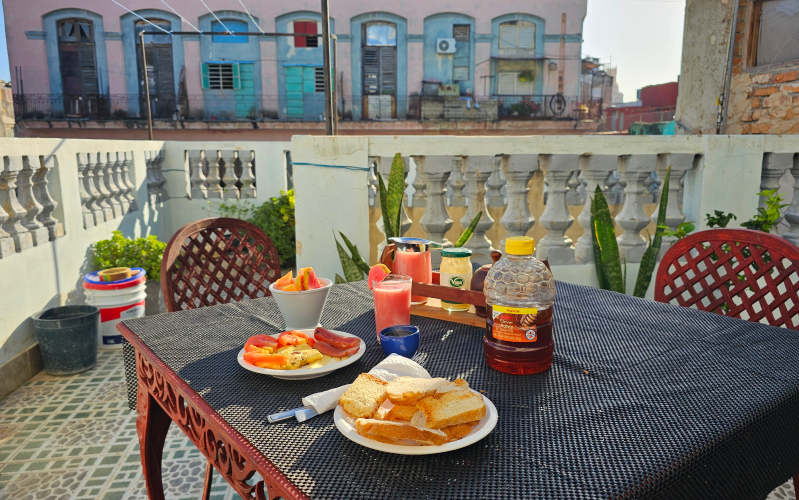 continental breakfast